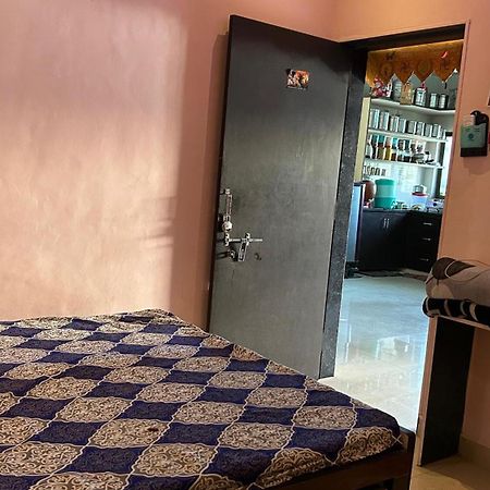 Dwarka Home Stay 2 Only Family Ngoại thất bức ảnh