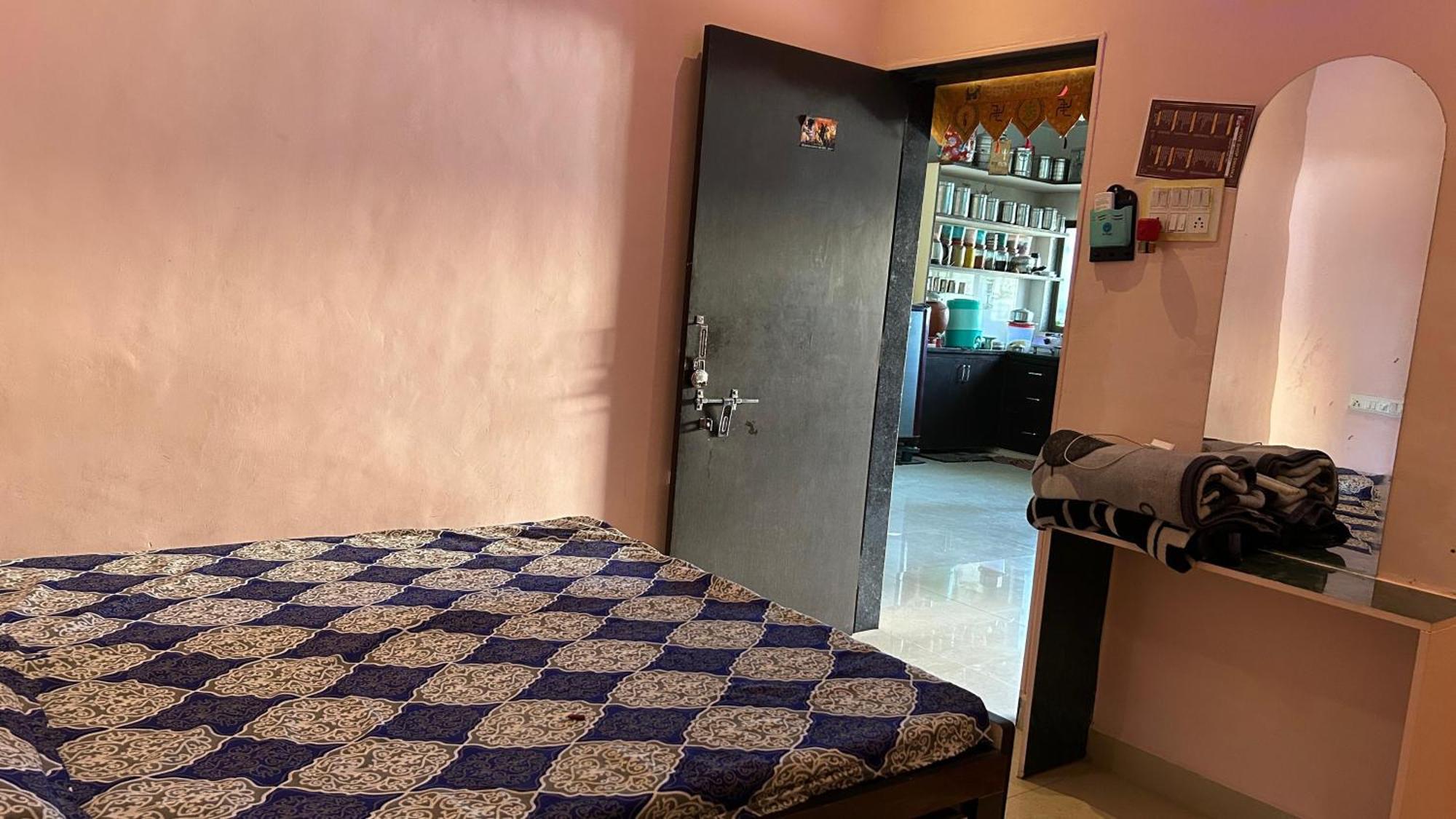 Dwarka Home Stay 2 Only Family Ngoại thất bức ảnh