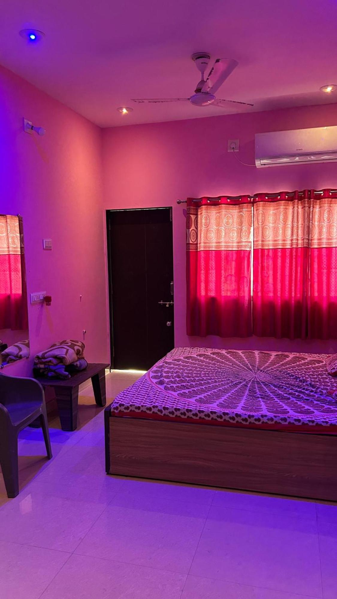 Dwarka Home Stay 2 Only Family Ngoại thất bức ảnh